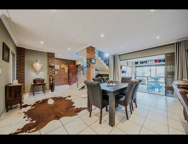 3 BEDROOM TOWNHOUSE FOR SALE IN RUIMSIG COUNTRY ESTATE